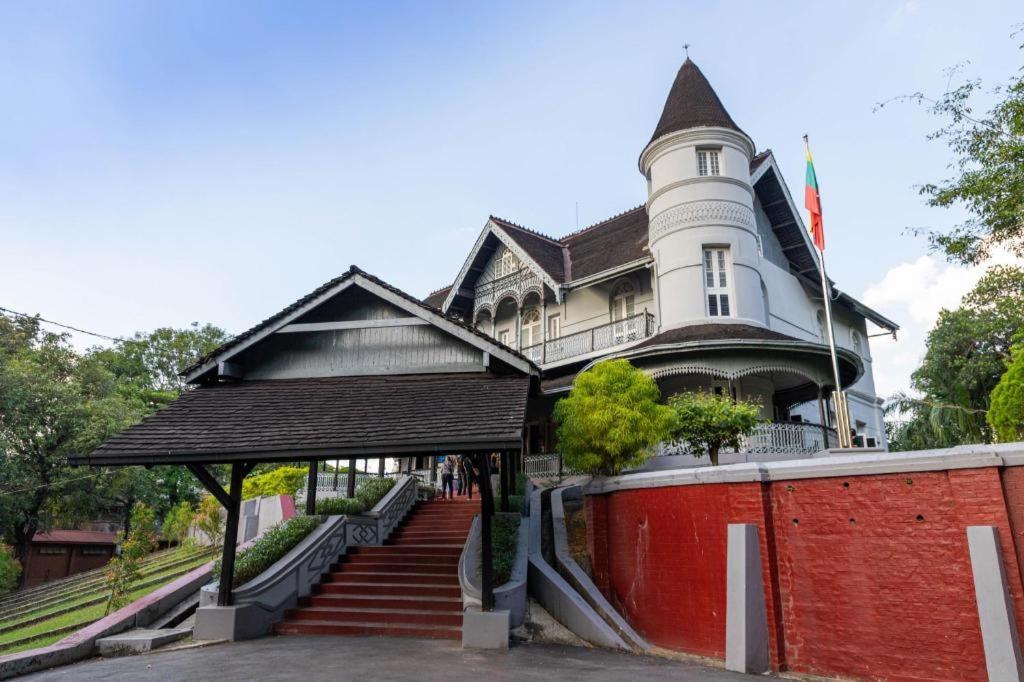 8Day Hotel Yangon Exterior foto
