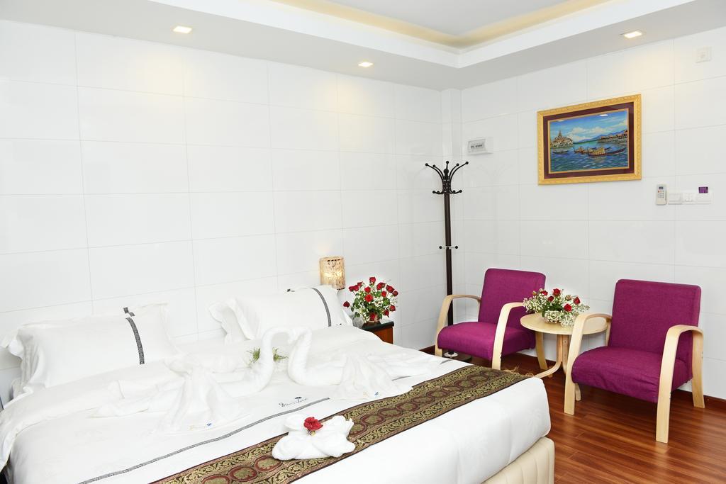8Day Hotel Yangon Zimmer foto
