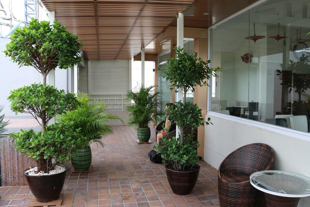 8Day Hotel Yangon Exterior foto