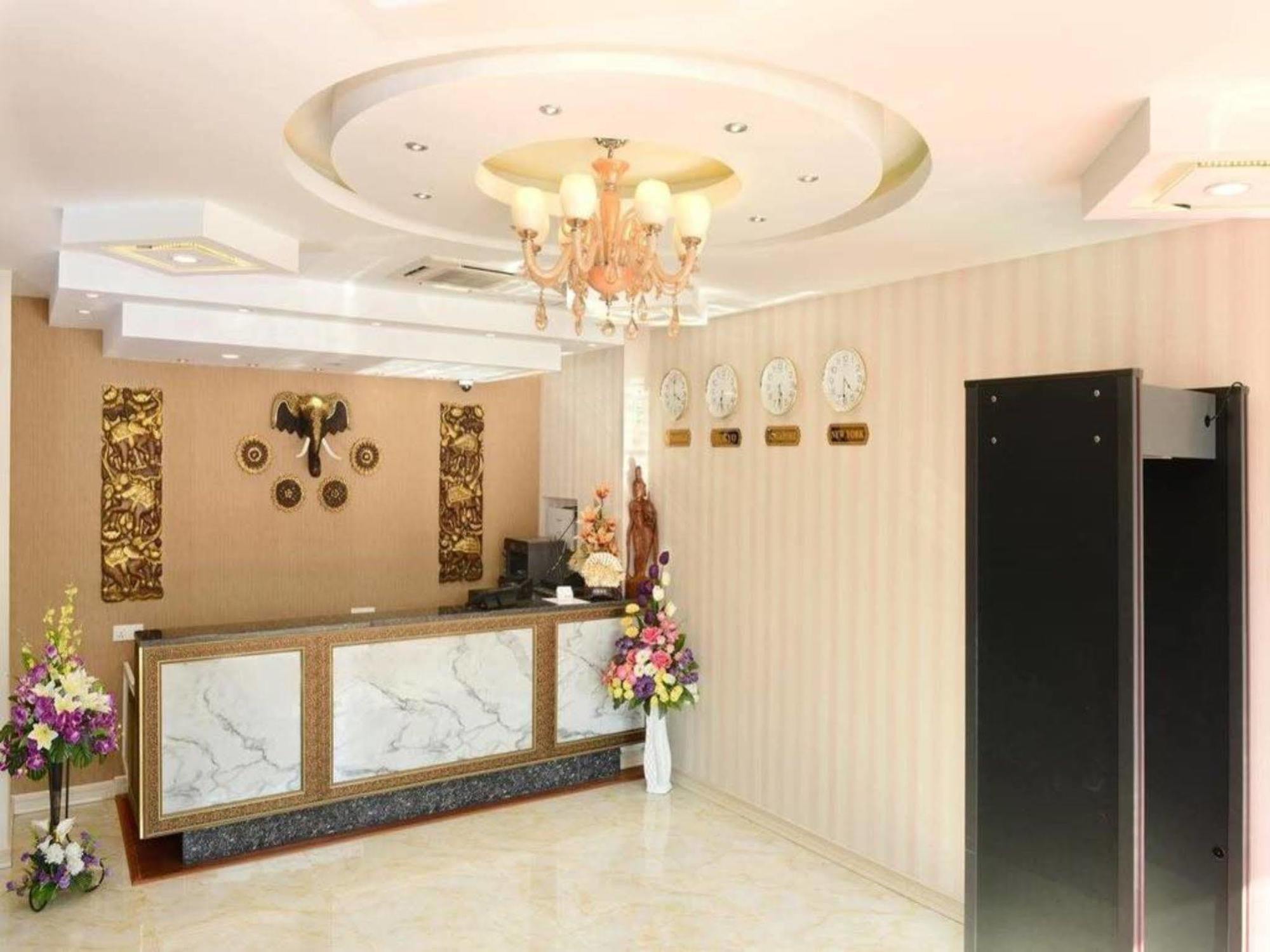 8Day Hotel Yangon Exterior foto