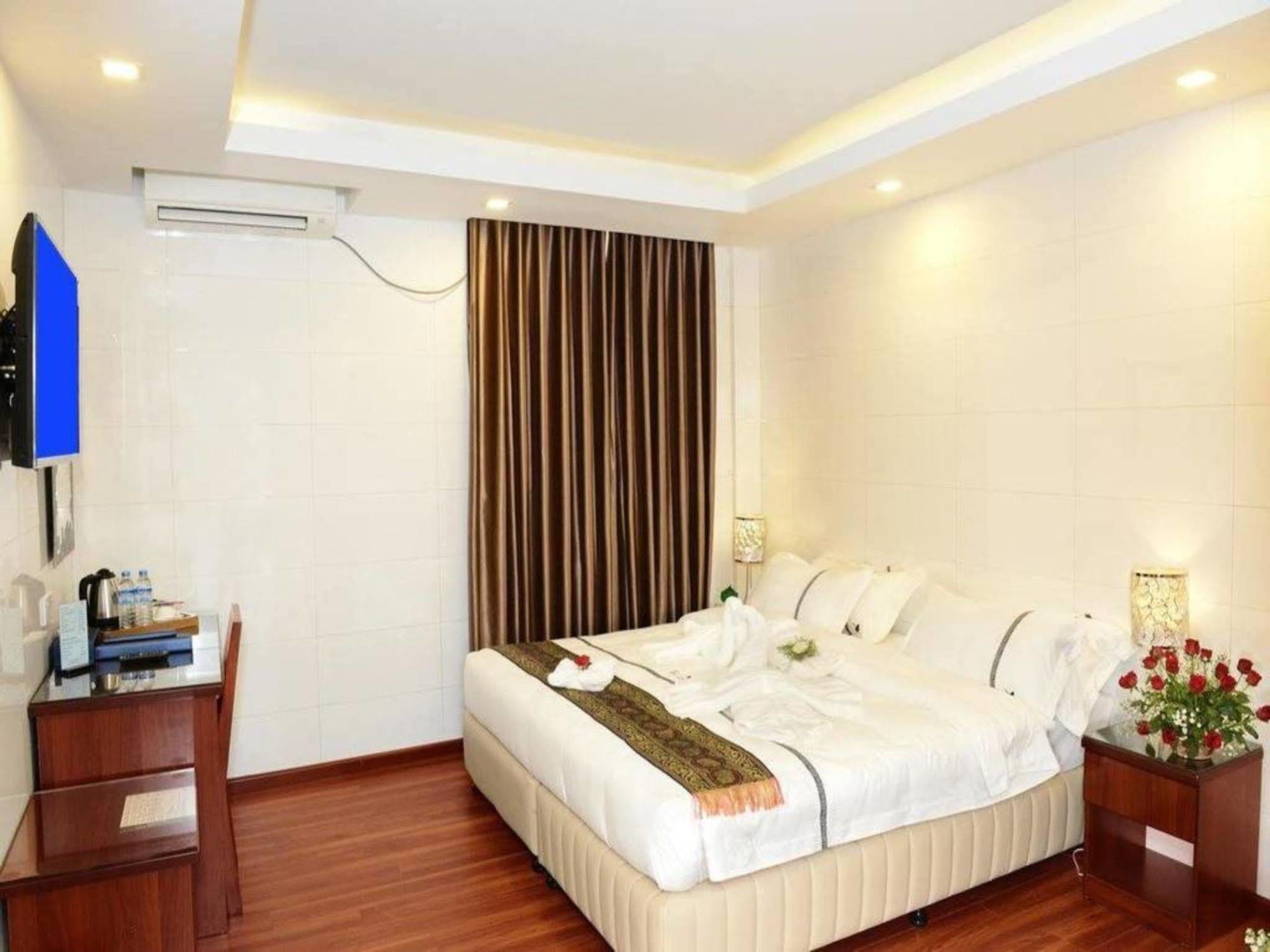 8Day Hotel Yangon Exterior foto